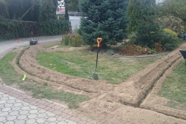 Zakładanie ogrodu w Wierzchosławicach z systemem nawadniania